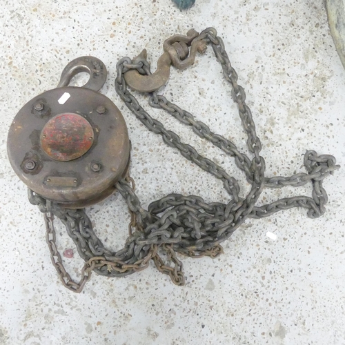 2735 - A large pulley block and chain, labelled Falco SWL20CWT.