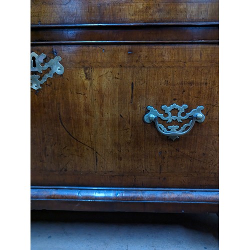 2135 - A George III crossbanded Walnut two-section chest-on-chest of three short and six long drawers. 108x... 