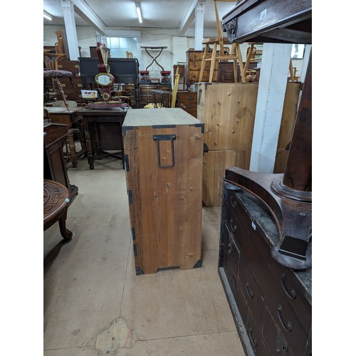 2226 - A Japanese kiriwood Tansu chest of four long and two short drawers. 85x94x43cm.