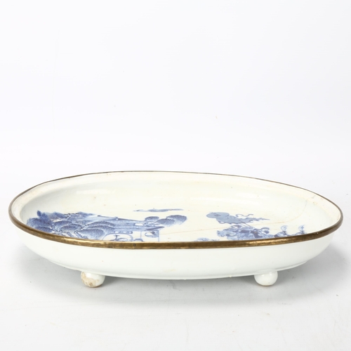 42 - 19th century Chinese porcelain oval dish with painted figures, 4-character mark, 29cm x 20cm, A/F