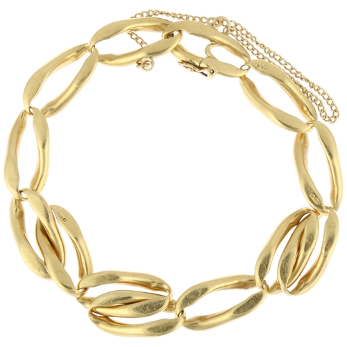 1165 - A heavy 18ct gold elongated curb link chain bracelet, maker S&S, London 1979, 18cm, 40.1g