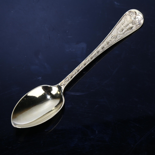 1669 - A cased Victorian silver-gilt grapefruit spoon, Chawner & Co, London 1867, Neo-Classical shell decor... 