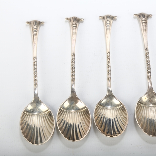 1678 - A set of 6 Edwardian silver shell teaspoons, William Hutton & Sons Ltd, London 1905, 11cm, 2.2oz tot... 