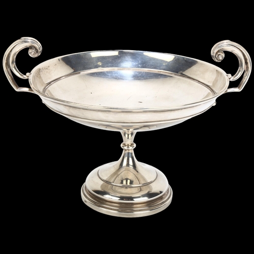 1711 - A George V silver 2-handled pedestal comport, Walker & Hall, Sheffield 1913, diameter 17.5cm, height... 