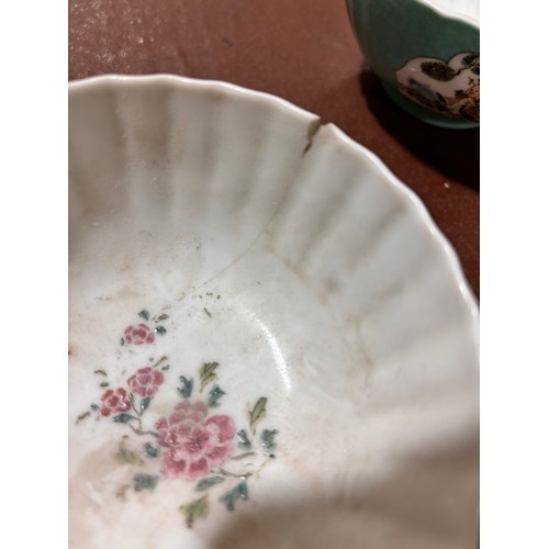 185 - A group of Chinese porcelain items