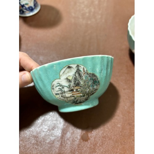 185 - A group of Chinese porcelain items