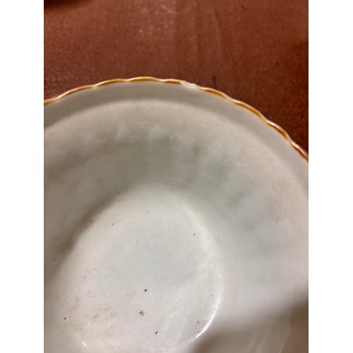 185 - A group of Chinese porcelain items