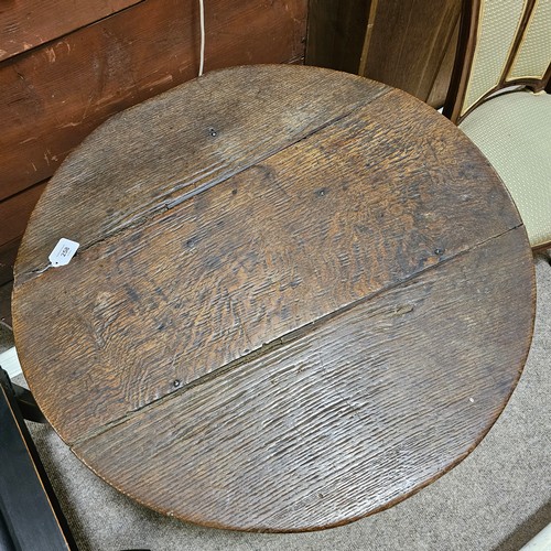 258 - A George II oak cricket table, diameter 78cm, height 68cm