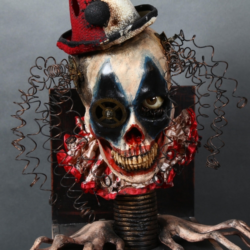 471 - Curiosity / Macabre - a Creepy Jack in the Box Sculpture. Highly detailed sculpture of a Jack in the... 