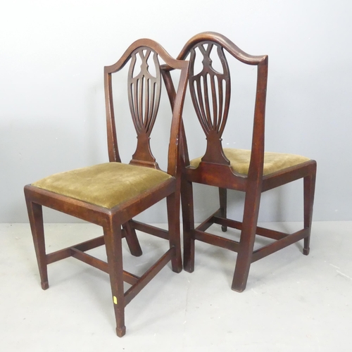 2706 - A pair of antique mahogany Hepplewhite style dining chairs with upholstered drop-in seats.