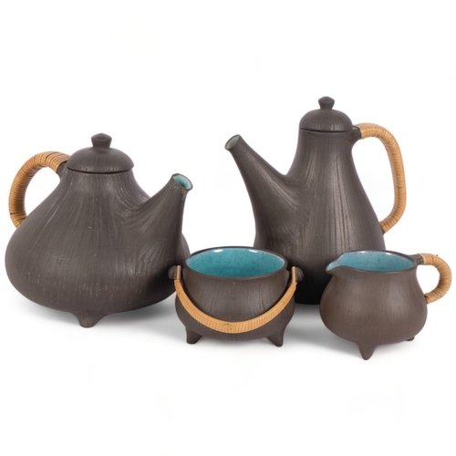 192 - A mid-century Danish Hegnetslund Lervarefabrik 4-piece Studio pottery tea service, with bulbous onio... 