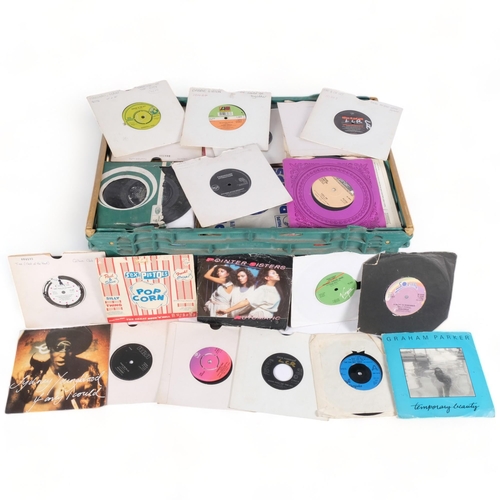 286 - A large quantity of vinyl 7