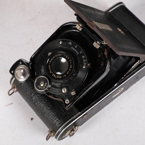 288 - A Zeiss Ikon Contessa Nettel Onito Vintage folding camera, with associated carry case, etc