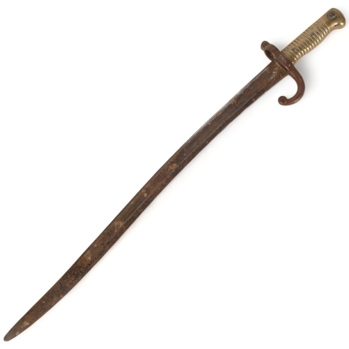 86 - A French 1866 chassepot rifle sword bayonet, serial no. H59282, overall length 68.5cm