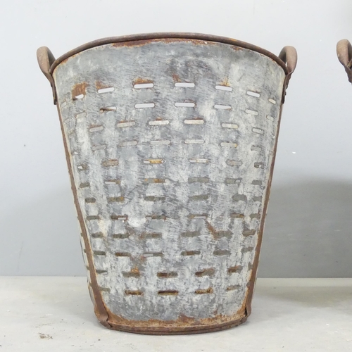 70 - A pair of galvanised metal oyster buckets. 40x45cm.