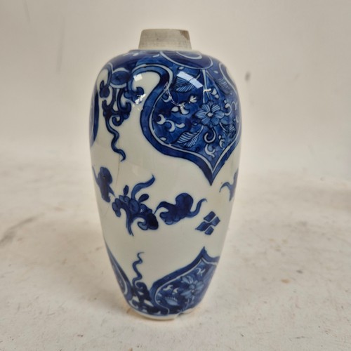 169 - A selection of modern blue and white Chinese ceramic items, including a hexagonal reticulated vase, ... 