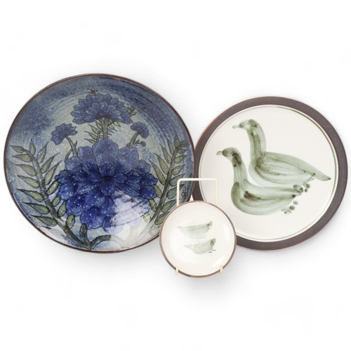 192 - WALTER VIVIAN COLE (1913-1999), Rye Pottery, two stoneware plates with hand painted bird decoration,... 