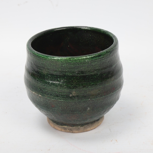 220 - DAVID LEACH (1911-2005), Lowerdown Pottery, a green glazed tea bowl, Lowerdown mark impressed to bas... 