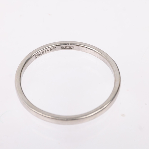 1320 - An early 20th century platinum wedding band ring, maker WW Ltd, band width 1.9mm, size O, 2.7g