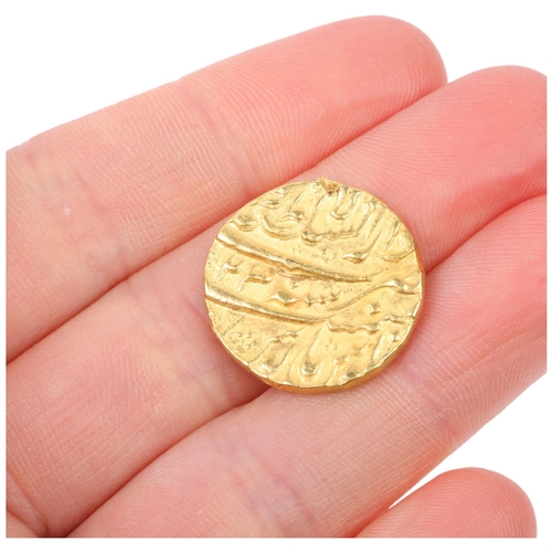 1336 - A Mughal Empire Mohur gold coin, 20.5mm, 10.7g