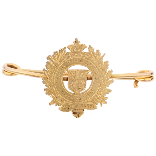 1352 - An early 20th century 9ct gold London Rifle Brigade military sweetheart bar brooch, South Africa 190... 