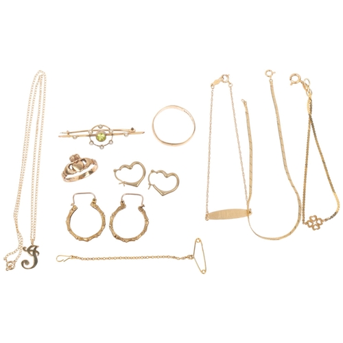 1418 - Various 9ct gold jewellery, including Edwardian peridot and pearl bar brooch, Claddagh ring, etc, 15... 