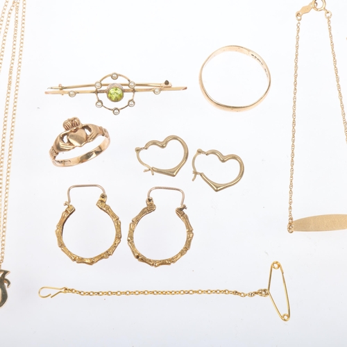 1418 - Various 9ct gold jewellery, including Edwardian peridot and pearl bar brooch, Claddagh ring, etc, 15... 