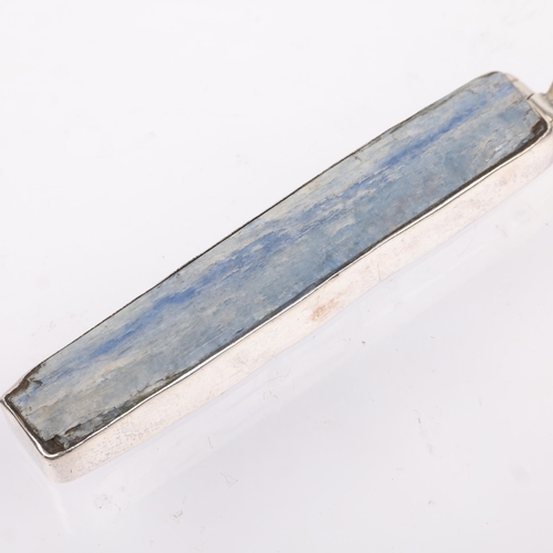 1451 - A modern sterling silver kyanite shard pendant, London 2006, 68.9mm, 10.8g