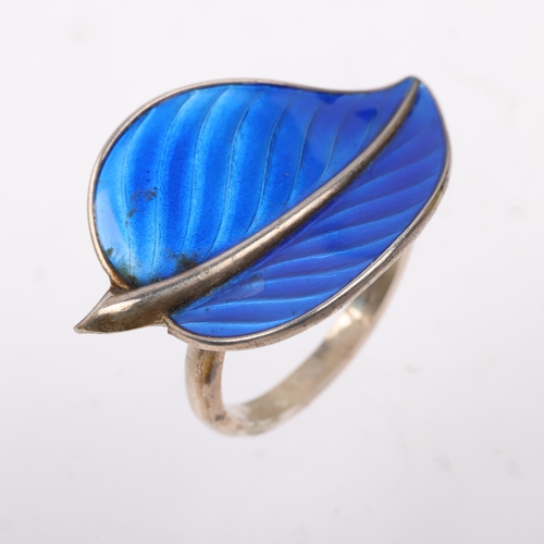 1466 - A Norwegian sterling silver and blue enamel leaf panel ring, apparently unmarked, setting height 19.... 