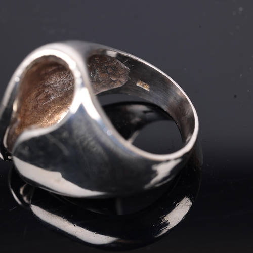 1492 - RANDERS SOLVVAREFABRIK - a Danish modernist sterling silver abstract openwork ring, setting height 2... 