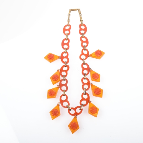 1534 - A Vintage Bakelite fringe necklace, 40cm, 42.1g