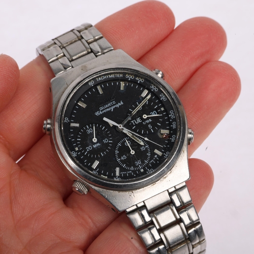 1017 - SEIKO - a Vintage stainless steel quartz chronograph day/date bracelet watch, ref. 7A38-7270, circa ... 