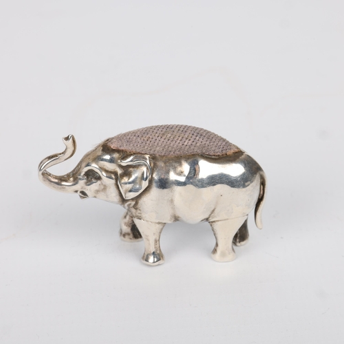 1605 - An Edwardian novelty silver figural elephant pin cushion, Levi & Salaman, Birmingham 1908, 4.5cm