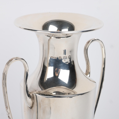 1674 - A George V silver 2-handled trophy cup, Gorham Manufacturing Co, Birmingham 1913, 17.5cm, 4oz