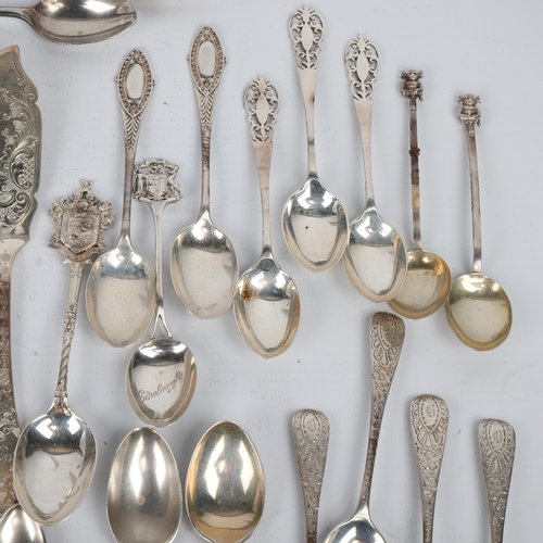 1683 - Various silver, including George VI tea strainer, bean-end coffee spoons, etc, 13.2oz gross