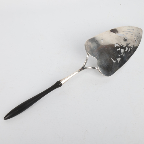 1707 - An 18th century Continental silver fish serving slice, indistinct marks, pierced and bright-cut engr... 