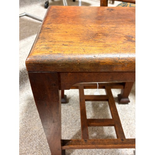 87 - A mahogany Arts and Crafts side table, height 45cm, top 35 x 38cm