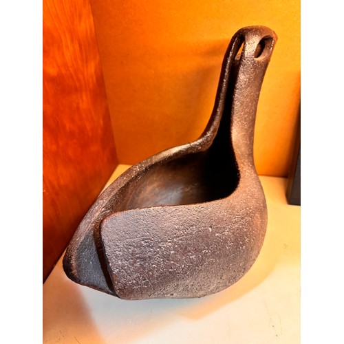 190 - WALTER VIVIAN COLE (1913-1999), Rye Pottery, a stylised stoneware bird vessel, signed WVC to base, l... 