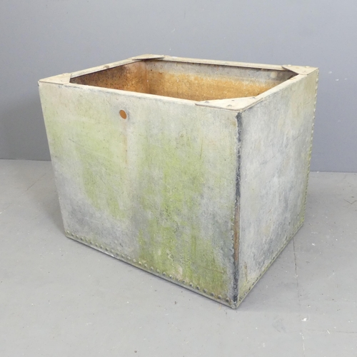 102 - A galvanised metal water tank. 74x61x56cm.