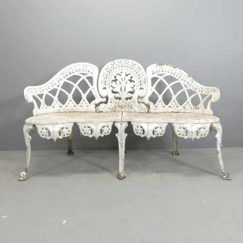 140 - A painted aluminium garden chaperone bench. 143x85x65cm.