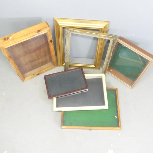 2570 - Five various tabletop display cabinets, largest, 67x9x47cm, and two picture frames (7).