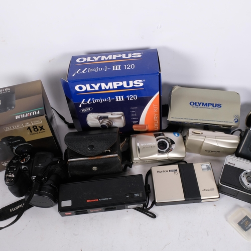 355 - A quantity of Vintage cameras, including an Olympus MJU-II, an Olympus MJU-III120, an Agfa ISO-Rapid... 