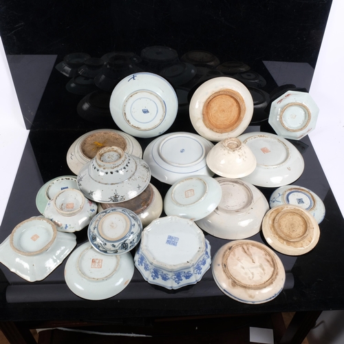 163 - A group of various 19th century and later Oriental dishes and plates