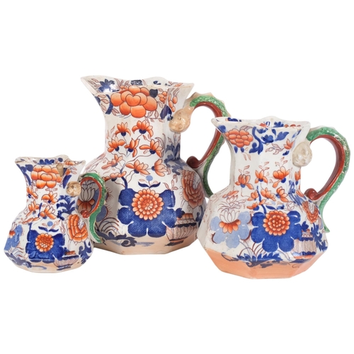 1017 - A graduated set of 3 Victorian Masons Imari style jugs, with serpent handles, tallest 22cm (with pie... 