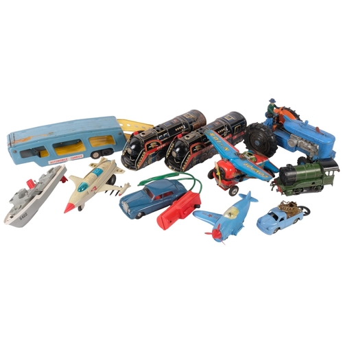 785 - A quantity of various Vintage tinplate toys and associated items