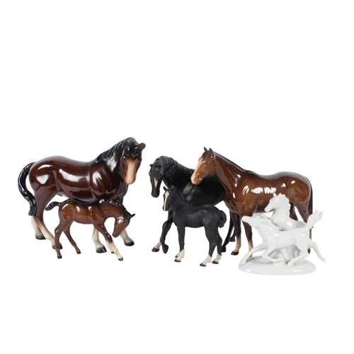 921 - 6 horse ornaments, including Beswick Bay foal, damage to some pieces