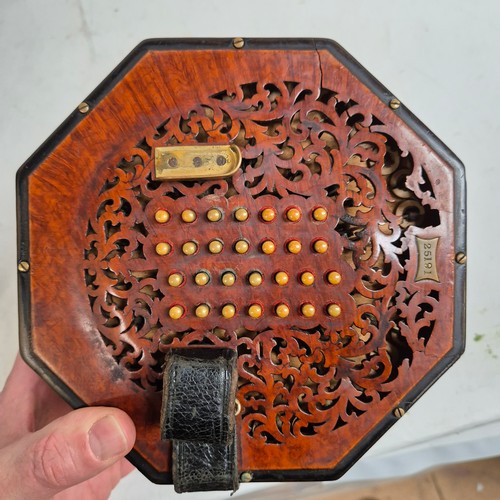 338 - C. WHEATSTONE & CO - a Victorian concertina manufactured by The Wheatstone & Co of London, serial no... 