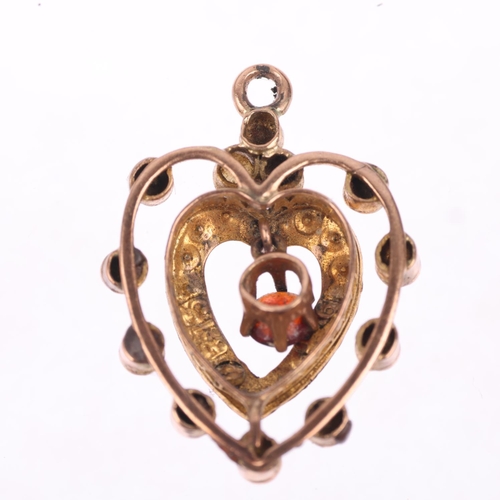 1252 - An Edwardian 9ct gold garnet and pearl heart openwork pendant, 20mm, 1.1g