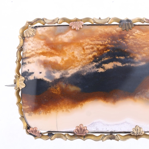 1269 - A large Victorian agate panel brooch, in unmarked yellow metal frame, 66.4 x 44.5mm, 20.4g