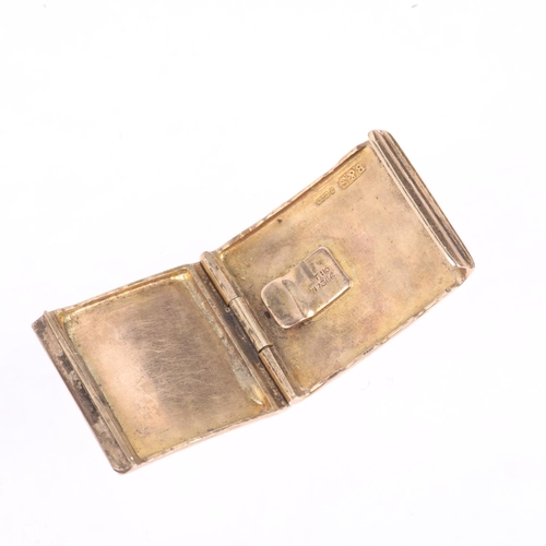 1518 - A mid-20th century 9ct gold clasp, maker B&S, Birmingham 1964, 19.8 x 15.7mm, 4.4g